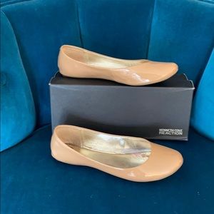 Kenneth Cole camel/beige patent ballet flat slip on shoes